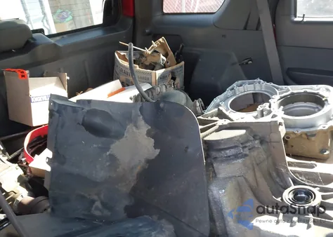 2012 Ford Escape Xlt z USA, uszkodzony, nr VIN 1FMCU9D70CKA63309